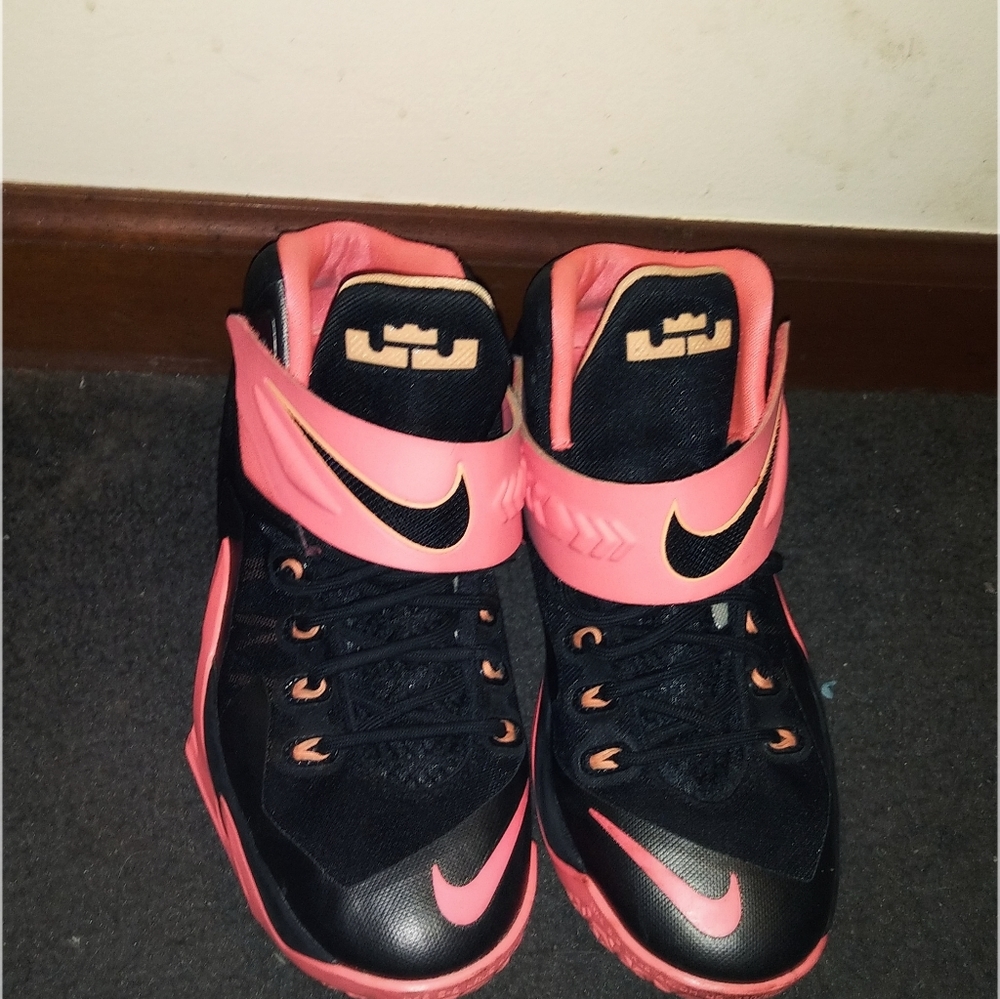 Nike lebrons